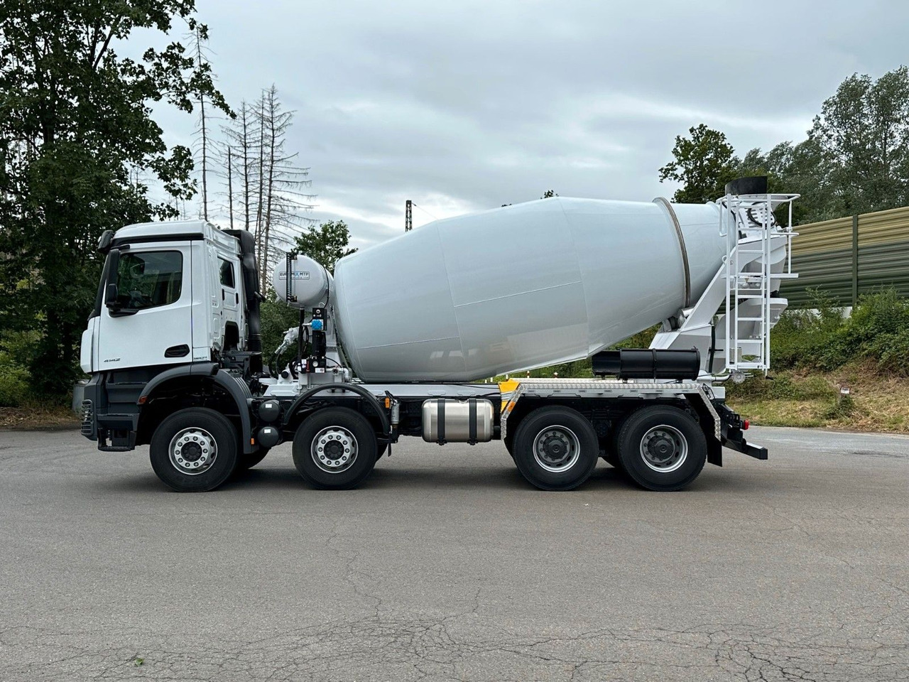 Mercedes-Benz AROCS 5 4142 B 8X4 Euro 3 EuromixMTP EM 10 - 콘크리트 믹서 트럭 : 사진 4 Mercedes-Benz AROCS 5 4142 B 8X4 Euro 3 EuromixMTP EM 10 - 콘크리트 믹서 트럭 : 사진 4