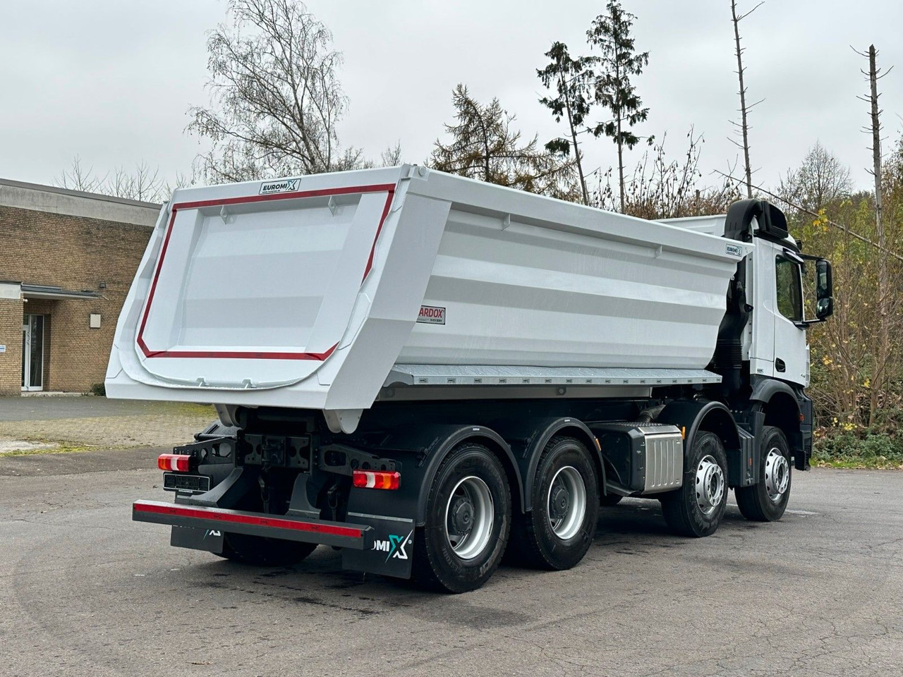Mercedes-Benz AROCS 5 4145 8X4 E6e EuromixMTP 18m³ Kipper - 덤프트럭 : 사진 5 Mercedes-Benz AROCS 5 4145 8X4 E6e EuromixMTP 18m³ Kipper - 덤프트럭 : 사진 5
