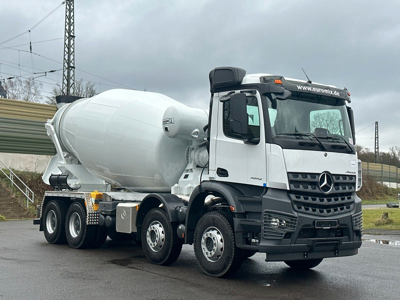 Mercedes-Benz AROCS 5 4242 8x4 Euro5 EuromixMTP EM 12m R - 콘크리트 믹서 트럭 : 사진 1 Mercedes-Benz AROCS 5 4242 8x4 Euro5 EuromixMTP EM 12m R - 콘크리트 믹서 트럭 : 사진 1