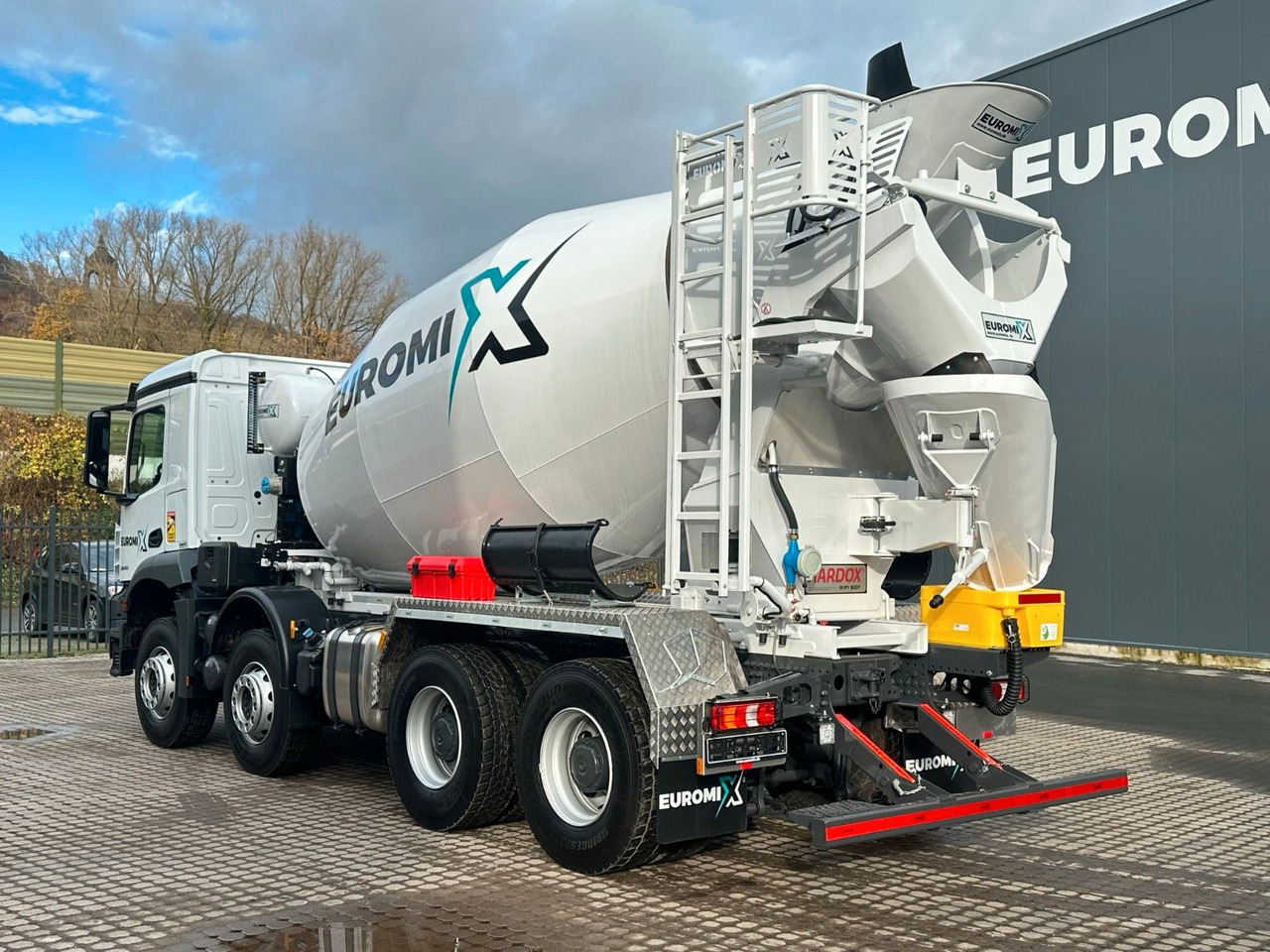 Mercedes-Benz Arocs 5 3540 8x4 EURO 6e EuromixMTP EM 9 L - 콘크리트 믹서 트럭 : 사진 4 Mercedes-Benz Arocs 5 3540 8x4 EURO 6e EuromixMTP EM 9 L - 콘크리트 믹서 트럭 : 사진 4