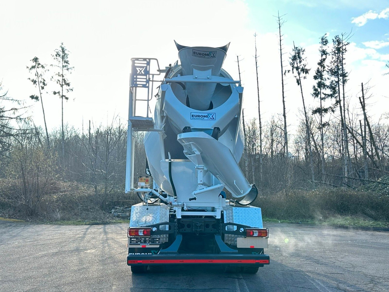 Mercedes-Benz Arocs 5 3743 8X4 / Euro6e EuromixMTP EM 10 L - 콘크리트 믹서 트럭 : 사진 4 Mercedes-Benz Arocs 5 3743 8X4 / Euro6e EuromixMTP EM 10 L - 콘크리트 믹서 트럭 : 사진 4