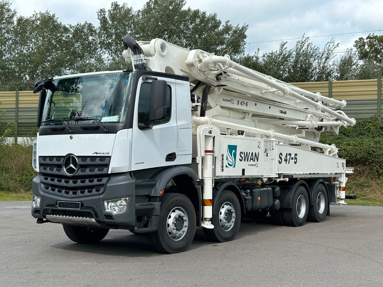 Mercedes-Benz Arocs 5 4142 8x4 SWAN TSP 47-5 160RZ ( 47m ) - 콘크리트 펌프 트럭 : 사진 3 Mercedes-Benz Arocs 5 4142 8x4 SWAN TSP 47-5 160RZ ( 47m ) - 콘크리트 펌프 트럭 : 사진 3