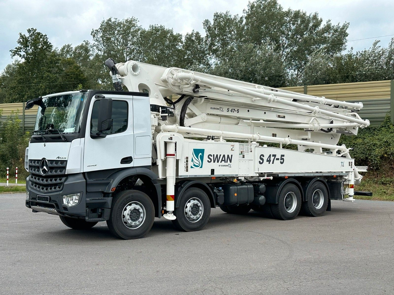Mercedes-Benz Arocs 5 4142 8x4 SWAN TSP 47-5 160RZ ( 47m ) - 콘크리트 펌프 트럭 : 사진 1 Mercedes-Benz Arocs 5 4142 8x4 SWAN TSP 47-5 160RZ ( 47m ) - 콘크리트 펌프 트럭 : 사진 1