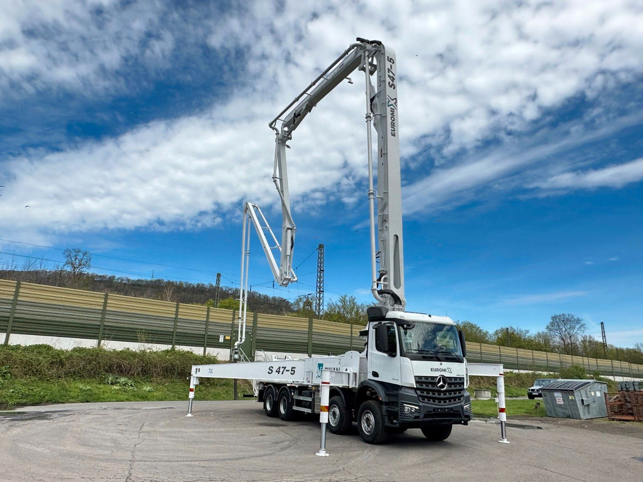 Mercedes-Benz Arocs 5 4542 8x4 SWAN TSP 47-5 160RZ ( 47m ) - 콘크리트 펌프 트럭 : 사진 4 Mercedes-Benz Arocs 5 4542 8x4 SWAN TSP 47-5 160RZ ( 47m ) - 콘크리트 펌프 트럭 : 사진 4