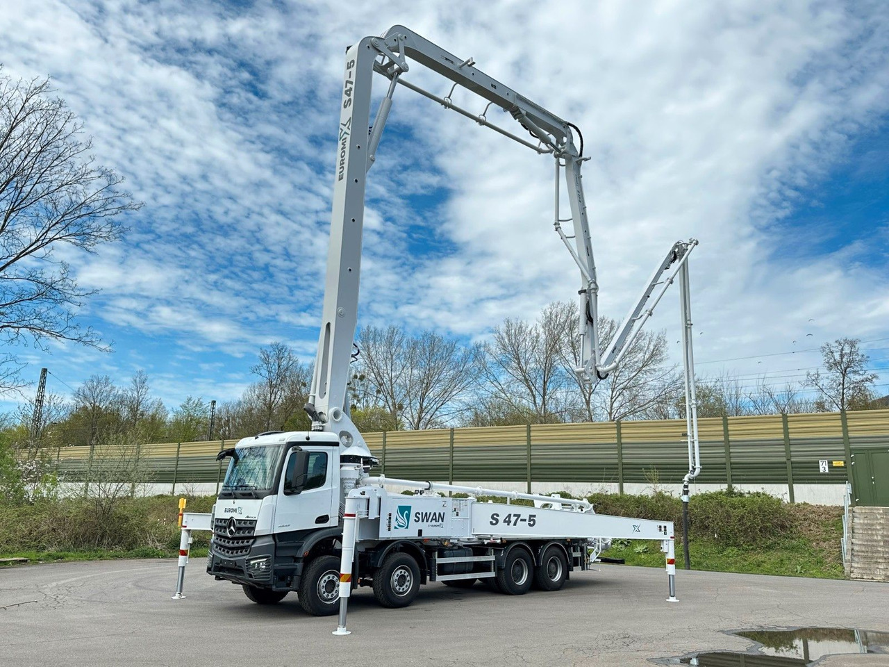 Mercedes-Benz Arocs 5 4542 8x4 SWAN TSP 47-5 160RZ ( 47m ) - 콘크리트 펌프 트럭 : 사진 2 Mercedes-Benz Arocs 5 4542 8x4 SWAN TSP 47-5 160RZ ( 47m ) - 콘크리트 펌프 트럭 : 사진 2