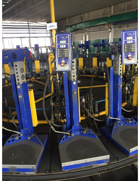 Filling unit Electronic scale gasbottle filling unit with push buttons LPG, GPL - 건설기계 : 사진 4 Filling unit Electronic scale gasbottle filling unit with push buttons LPG, GPL - 건설기계 : 사진 4
