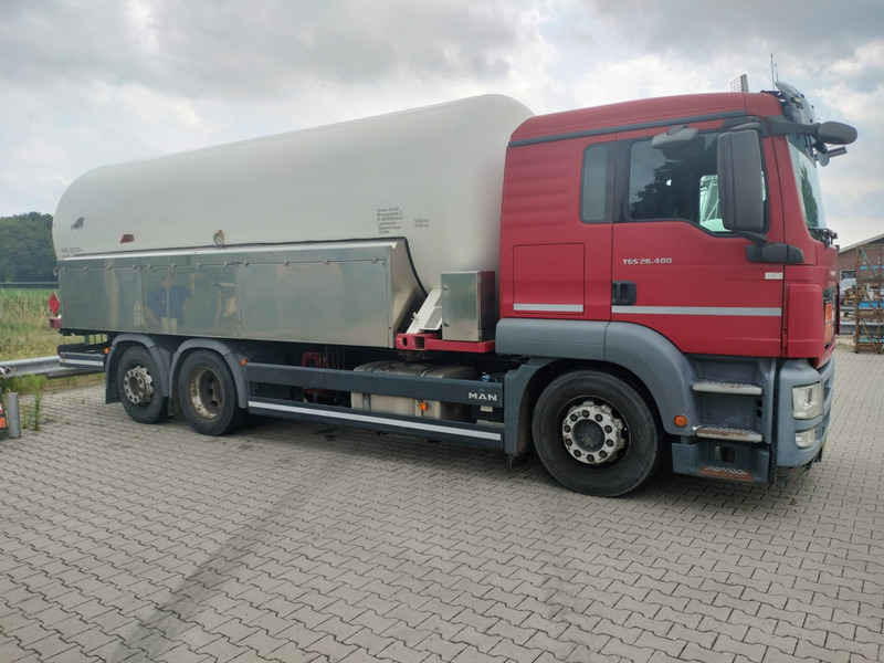 MAN TGS 26.400 6x2-4 LL 26900 Liter Gas tank truck ID 2.168 Rootselaar, flowmeter, pump - 유조트럭 : 사진 1 MAN TGS 26.400 6x2-4 LL 26900 Liter Gas tank truck ID 2.168 Rootselaar, flowmeter, pump - 유조트럭 : 사진 1