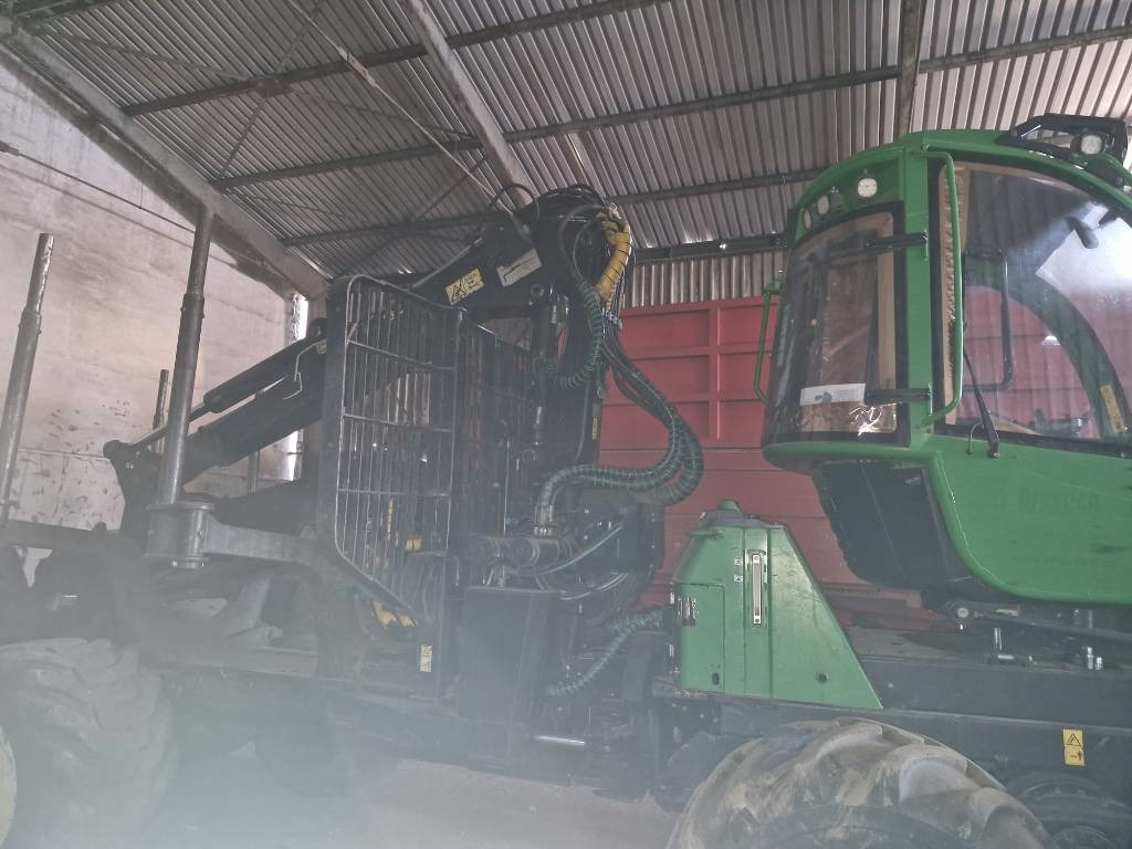 John Deere 1510 E - 포워더 : 사진 4 John Deere 1510 E - 포워더 : 사진 4