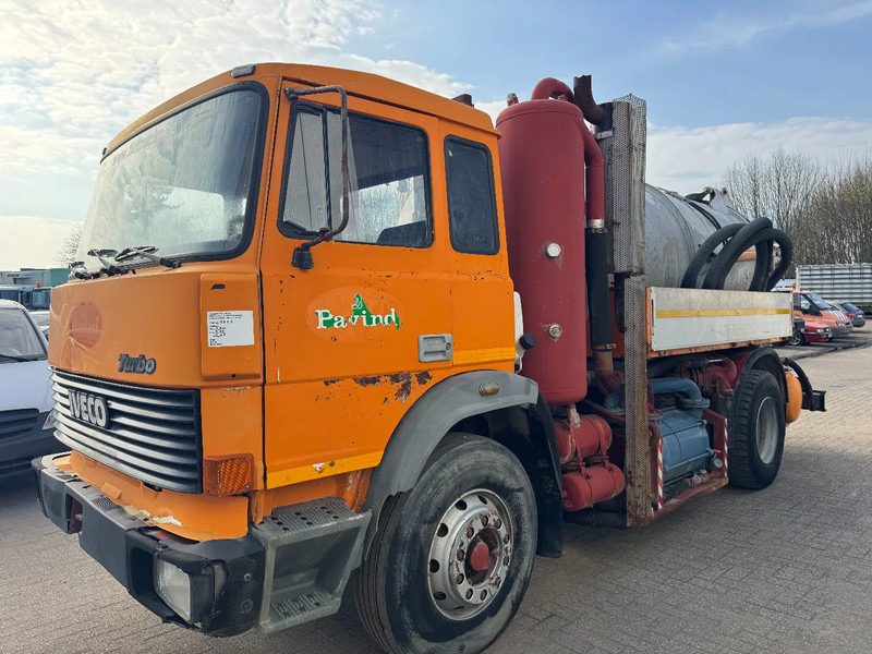 Iveco Turbotech **VACUMTRUCK-HYDROCUREUR** - 진공 흡입 트럭 : 사진 3 Iveco Turbotech **VACUMTRUCK-HYDROCUREUR** - 진공 흡입 트럭 : 사진 3