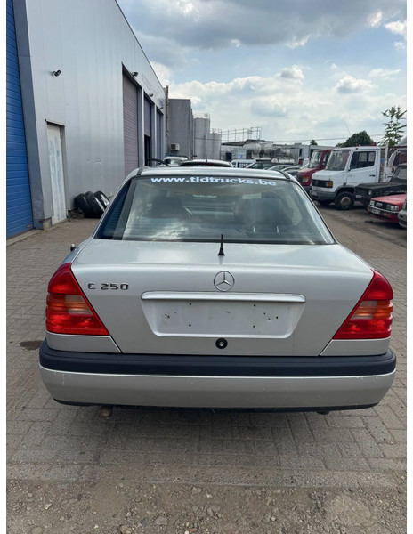 Mercedes-Benz C-Klasse **C250DIESEL+AIRCO** - 세단 : 사진 5 Mercedes-Benz C-Klasse **C250DIESEL+AIRCO** - 세단 : 사진 5