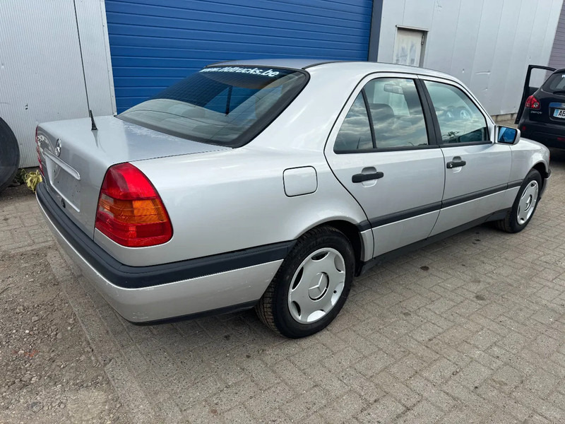 Mercedes-Benz C-Klasse **C250DIESEL+AIRCO** - 세단 : 사진 4 Mercedes-Benz C-Klasse **C250DIESEL+AIRCO** - 세단 : 사진 4