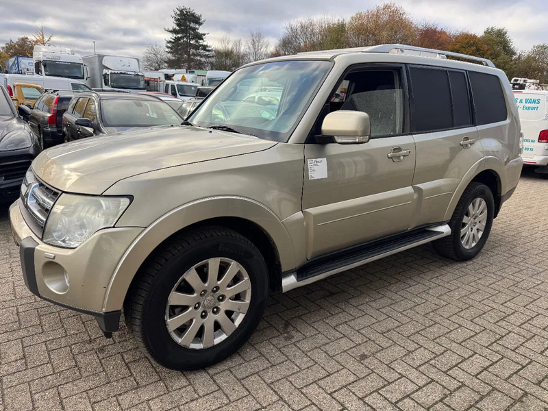 Mitsubishi Pajero **3200TD-AUTOMAAT-AC-TOPSHAPE-LICHTE VRACHT** - 밴 : 사진 1 Mitsubishi Pajero **3200TD-AUTOMAAT-AC-TOPSHAPE-LICHTE VRACHT** - 밴 : 사진 1