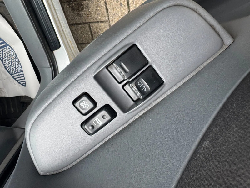 차량 Toyota RAV4 **PETROL-AIRCO** : 사진 9
