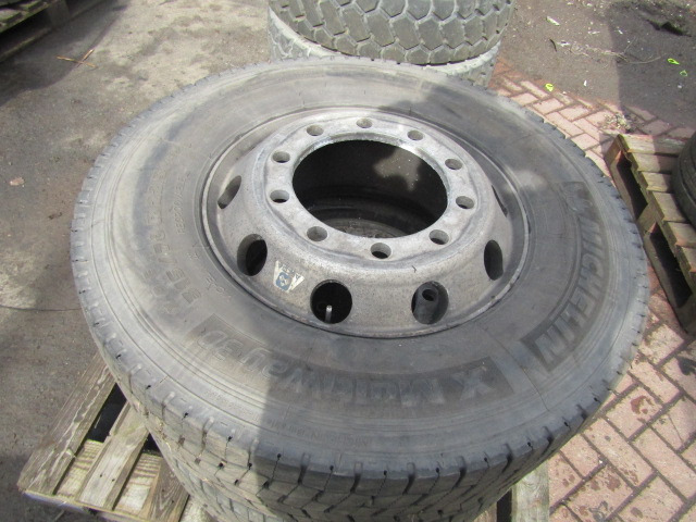 315/70/22.5 ALCOA (2) MICHILEN DRIVE PATTERN - 타이어 트럭 용 : 사진 3 315/70/22.5 ALCOA (2) MICHILEN DRIVE PATTERN - 타이어 트럭 용 : 사진 3