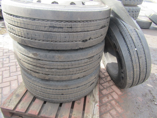 315/70/22.5 ‘ALCOA'(4) MICHELIN STEER PATTERN – 4 PIECE SET - 타이어 트럭 용 : 사진 4 315/70/22.5 ‘ALCOA'(4) MICHELIN STEER PATTERN – 4 PIECE SET - 타이어 트럭 용 : 사진 4