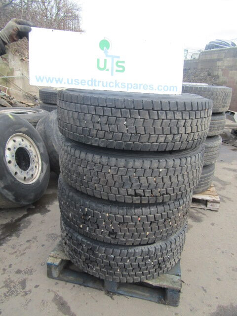 315/80/22.5 ALCOA (4) WITH PIRRELLI DRIVE PATTERN TYRES - 타이어 트럭 용 : 사진 1 315/80/22.5 ALCOA (4) WITH PIRRELLI DRIVE PATTERN TYRES - 타이어 트럭 용 : 사진 1