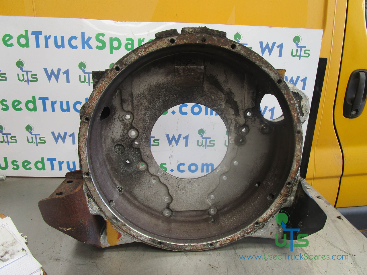 CAT C10 / C12 FLYWHEEL BELLHOUSING - 플라이휠 트럭 용 : 사진 2 CAT C10 / C12 FLYWHEEL BELLHOUSING - 플라이휠 트럭 용 : 사진 2