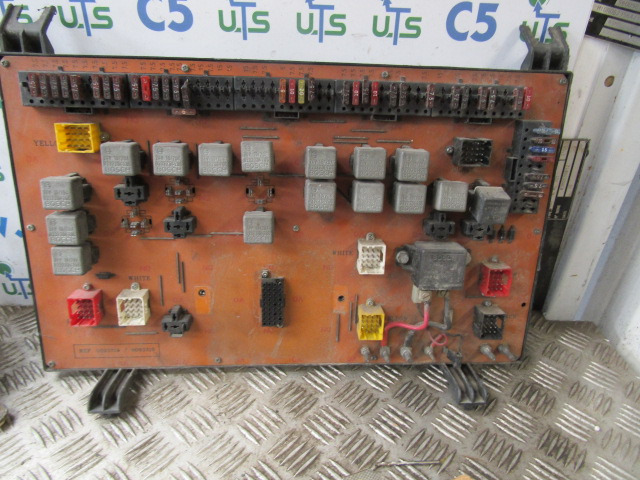 DAF XF 95 FUSEBOARD P/NO 0093319/9093319 - 전기 설비 트럭 용 : 사진 1 DAF XF 95 FUSEBOARD P/NO 0093319/9093319 - 전기 설비 트럭 용 : 사진 1