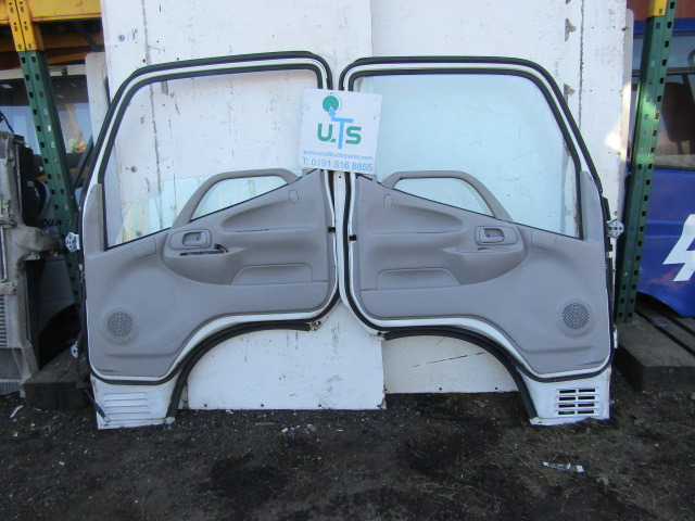 HINO 300 SERIES COMPLETE DOORS - 운전실 및 내부 트럭 용 : 사진 2 HINO 300 SERIES COMPLETE DOORS - 운전실 및 내부 트럭 용 : 사진 2