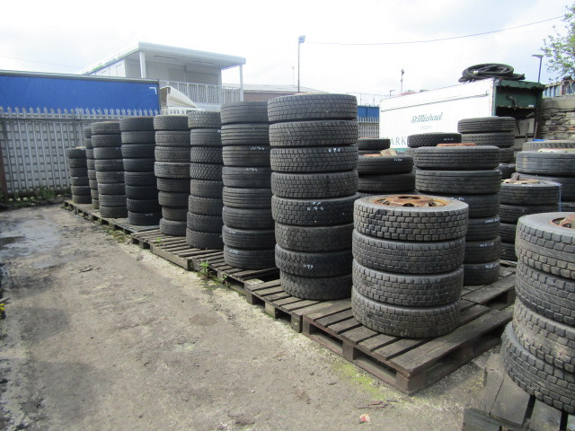 ISUZU N75 215/75/17.5 WHEELS AND TYRES 100 AVAILABLE FROM £50-100 - 타이어 트럭 용 : 사진 1 ISUZU N75 215/75/17.5 WHEELS AND TYRES 100 AVAILABLE FROM £50-100 - 타이어 트럭 용 : 사진 1