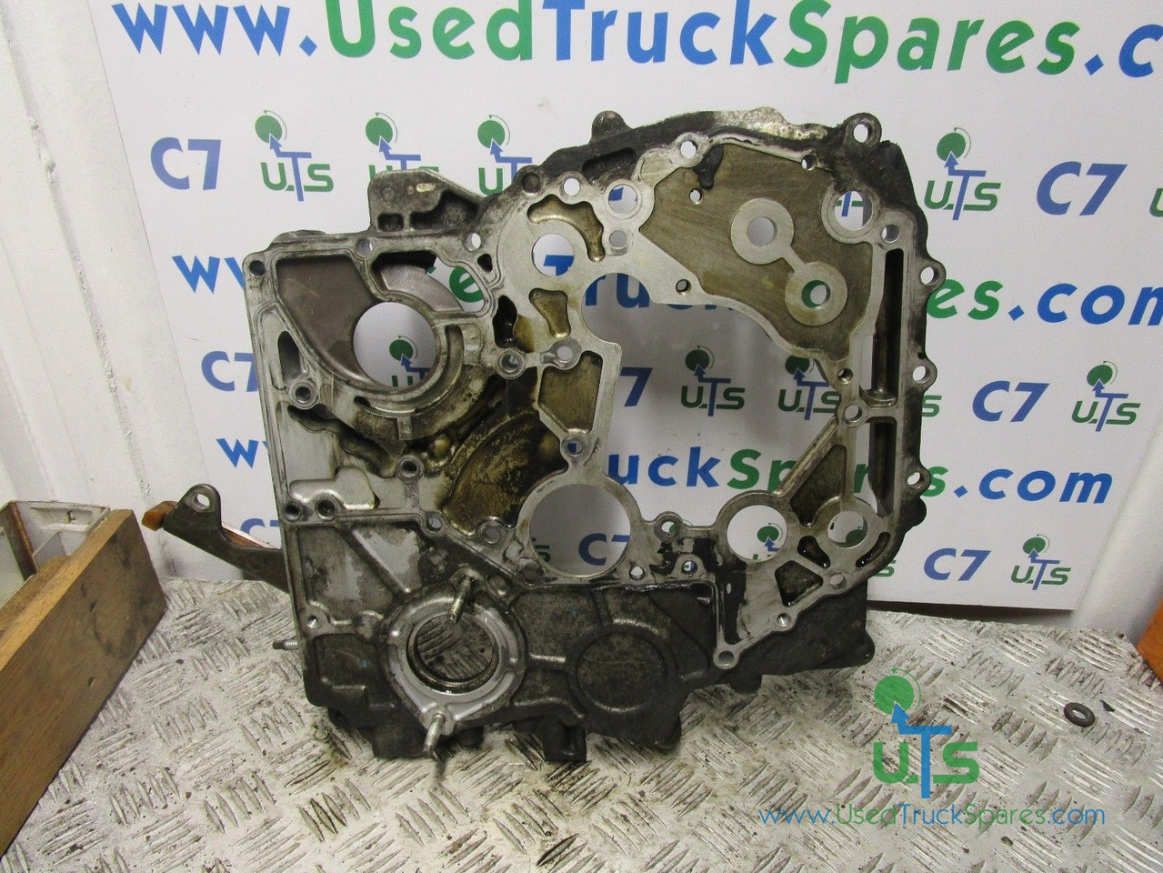 ISUZU NKR (4JJ1) INNER FRONT TIMING COVER - 엔진 및 부품 트럭 용 : 사진 1 ISUZU NKR (4JJ1) INNER FRONT TIMING COVER - 엔진 및 부품 트럭 용 : 사진 1
