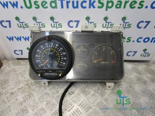 ISUZU NQR CLOCK CLUSTER AND TACHO - 전기 설비 트럭 용 : 사진 1 ISUZU NQR CLOCK CLUSTER AND TACHO - 전기 설비 트럭 용 : 사진 1