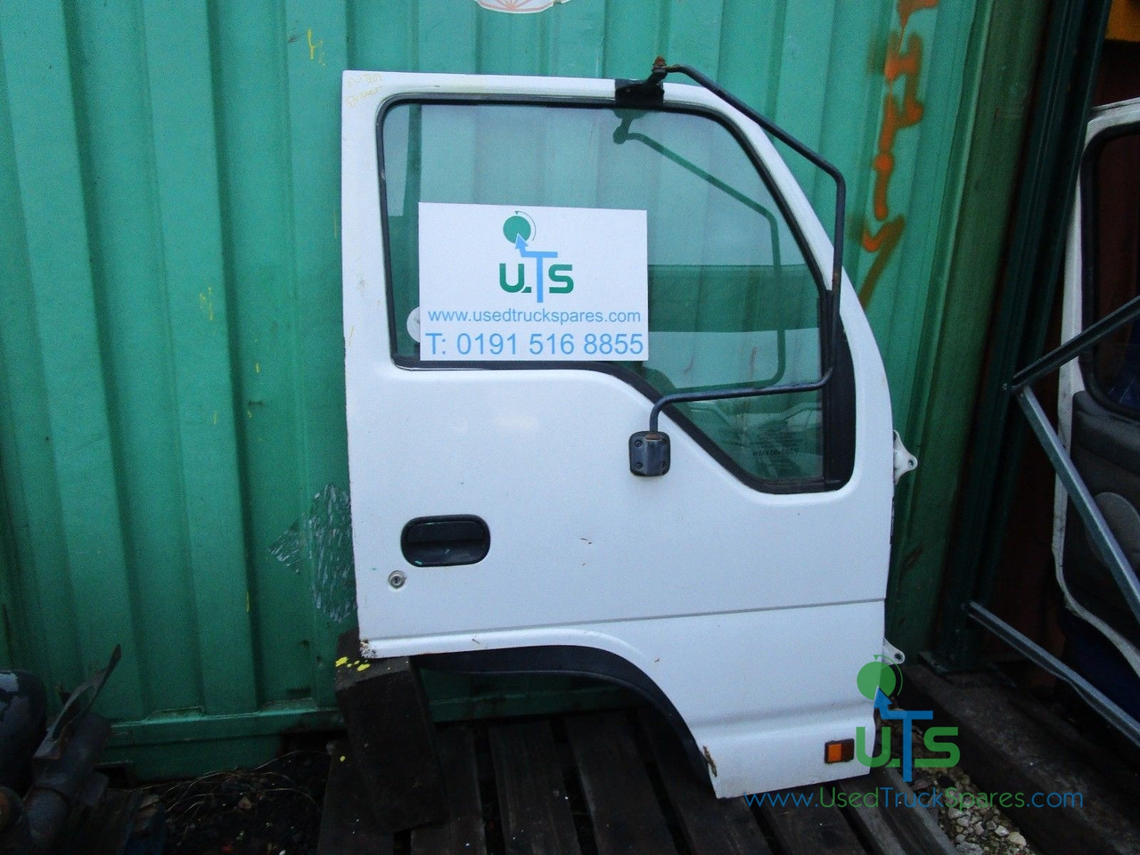 ISUZU NQR DRIVERS DOOR COMPLETE - 운전실 및 내부 트럭 용 : 사진 1 ISUZU NQR DRIVERS DOOR COMPLETE - 운전실 및 내부 트럭 용 : 사진 1