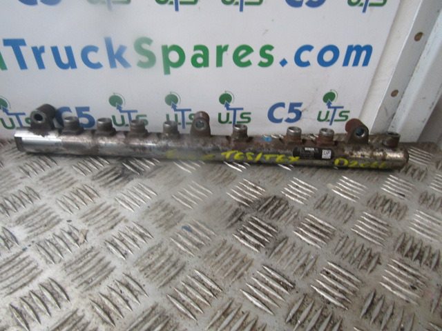 MAN D2066 TGX/TGS FUEL RAIL P/NO 0445226078 - 엔진 및 부품 트럭 용 : 사진 1 MAN D2066 TGX/TGS FUEL RAIL P/NO 0445226078 - 엔진 및 부품 트럭 용 : 사진 1