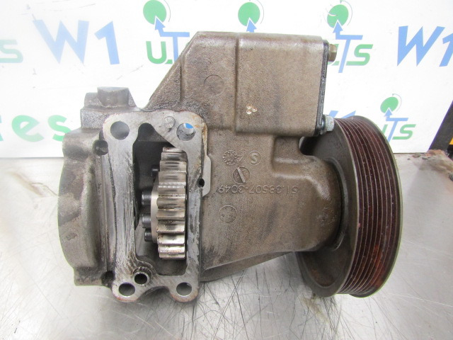 MAN TGS / TGX WATER PUMP DRIVE UNIT P/NO 51.38507-3049 - 엔진 및 부품 트럭 용 : 사진 2 MAN TGS / TGX WATER PUMP DRIVE UNIT P/NO 51.38507-3049 - 엔진 및 부품 트럭 용 : 사진 2