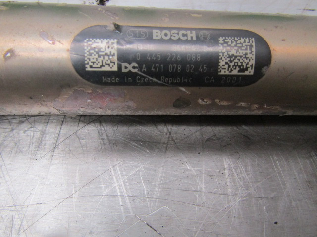 MERCEDES ACTROS MP4 OM471-6 FUEL RAIL BOSCH P/NO 0445 226 088 MERCEDS P/NO A4710780245 - 엔진 및 부품 트럭 용 : 사진 2 MERCEDES ACTROS MP4 OM471-6 FUEL RAIL BOSCH P/NO 0445 226 088 MERCEDS P/NO A4710780245 - 엔진 및 부품 트럭 용 : 사진 2