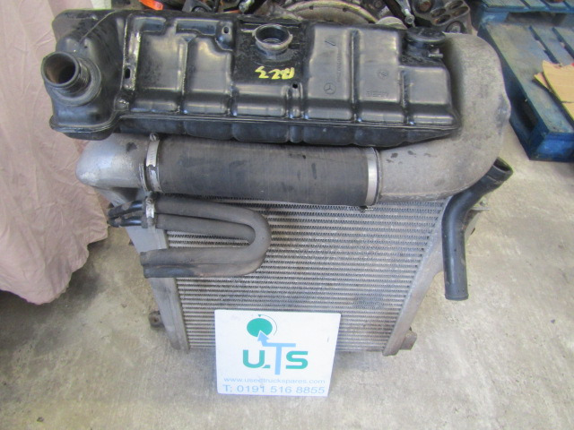 MERCEDES ATEGO 1823 RADIATOR / INTERCOOLER - 라디에이터 트럭 용 : 사진 2 MERCEDES ATEGO 1823 RADIATOR / INTERCOOLER - 라디에이터 트럭 용 : 사진 2