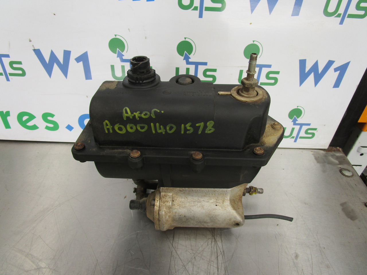 MERCEDES AXOR ATEGO ACTROS AD BLUE PUMP P/NO A0001401578 - 연료 시스템 트럭 용 : 사진 1 MERCEDES AXOR ATEGO ACTROS AD BLUE PUMP P/NO A0001401578 - 연료 시스템 트럭 용 : 사진 1