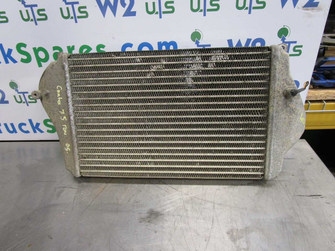 MITSUBISHI CANTER INTERCOOLER - 라디에이터 트럭 용 : 사진 1 MITSUBISHI CANTER INTERCOOLER - 라디에이터 트럭 용 : 사진 1