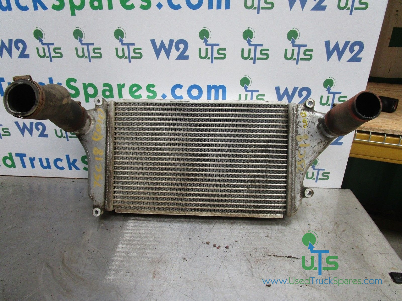 MITSUBISHI FUSO 75C INTERCOOLER AND PIPES P/NO ME417888 - 엔진 및 부품 트럭 용 : 사진 1 MITSUBISHI FUSO 75C INTERCOOLER AND PIPES P/NO ME417888 - 엔진 및 부품 트럭 용 : 사진 1