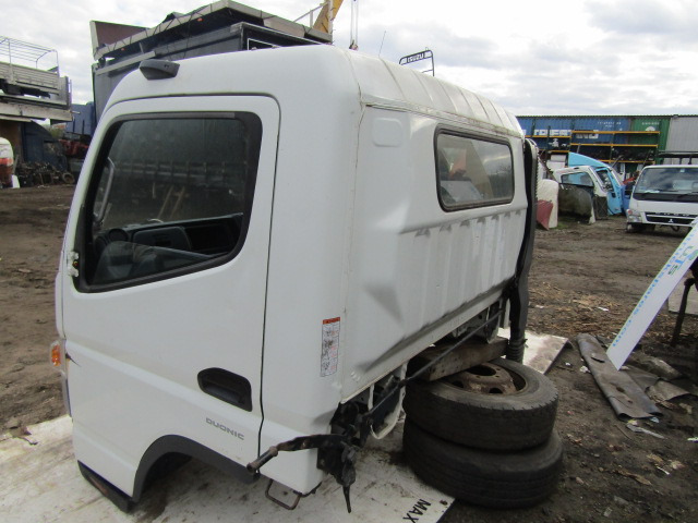 MITSUBISHI FUSO 7C 15/18 CAB (2014) - 운전실 트럭 용 : 사진 5 MITSUBISHI FUSO 7C 15/18 CAB (2014) - 운전실 트럭 용 : 사진 5