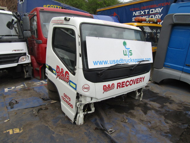 MITSUBISHI FUSO 7C15/18 CAB 2013 - 운전실 트럭 용 : 사진 2 MITSUBISHI FUSO 7C15/18 CAB 2013 - 운전실 트럭 용 : 사진 2