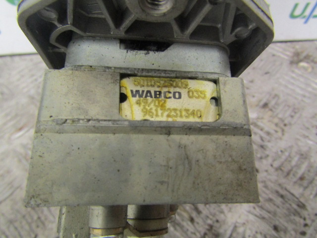 RENAULT PREMIUM DCI HAND BRAKE LEVER/VALVE WABCO P/NO 9617231340 - 전기 설비 트럭 용 : 사진 2 RENAULT PREMIUM DCI HAND BRAKE LEVER/VALVE WABCO P/NO 9617231340 - 전기 설비 트럭 용 : 사진 2
