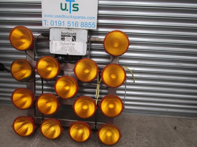 ROAD TRAFFIC MANAGEMENT LIGHTING SET - 전기 설비 지자체/ 특수 차량 용 : 사진 2 ROAD TRAFFIC MANAGEMENT LIGHTING SET - 전기 설비 지자체/ 특수 차량 용 : 사진 2