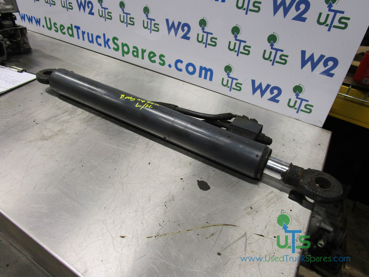 SCHMIDT SWINGO 200 L/HAND SIDE BODY / HOPPER TIPPING RAM - 유압 실린더 지자체/ 특수 차량 용 : 사진 1 SCHMIDT SWINGO 200 L/HAND SIDE BODY / HOPPER TIPPING RAM - 유압 실린더 지자체/ 특수 차량 용 : 사진 1