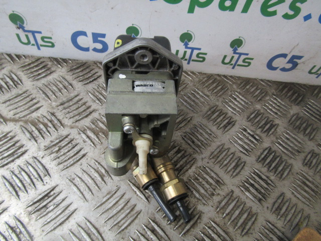 VOLVO FE HAND BRAKE CONTROL UNIT WABCO 20763929 - 전기 설비 트럭 용 : 사진 2 VOLVO FE HAND BRAKE CONTROL UNIT WABCO 20763929 - 전기 설비 트럭 용 : 사진 2