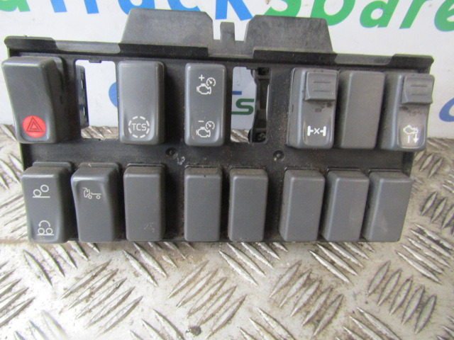 VOLVO FE SWITCH BOARD CLUSTER COMPLETE - 전기 설비 트럭 용 : 사진 2 VOLVO FE SWITCH BOARD CLUSTER COMPLETE - 전기 설비 트럭 용 : 사진 2