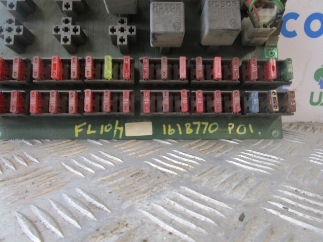 VOLVO FL10/FL7 FUSEBOARD 1618770-P01 - 전기 설비 트럭 용 : 사진 2 VOLVO FL10/FL7 FUSEBOARD 1618770-P01 - 전기 설비 트럭 용 : 사진 2