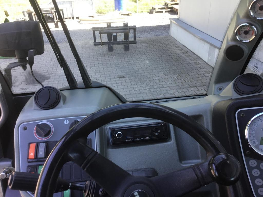 로더 CLAAS SCORPION 7044 VARIPOWER : 사진 16