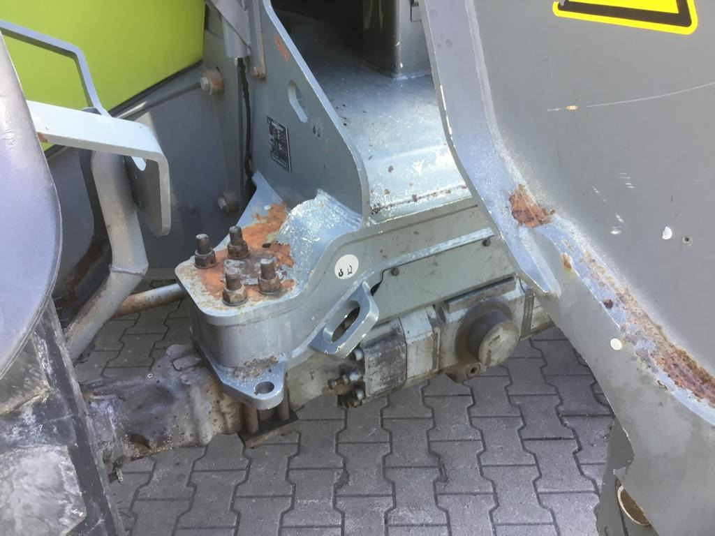로더 CLAAS SCORPION 7044 VARIPOWER : 사진 8