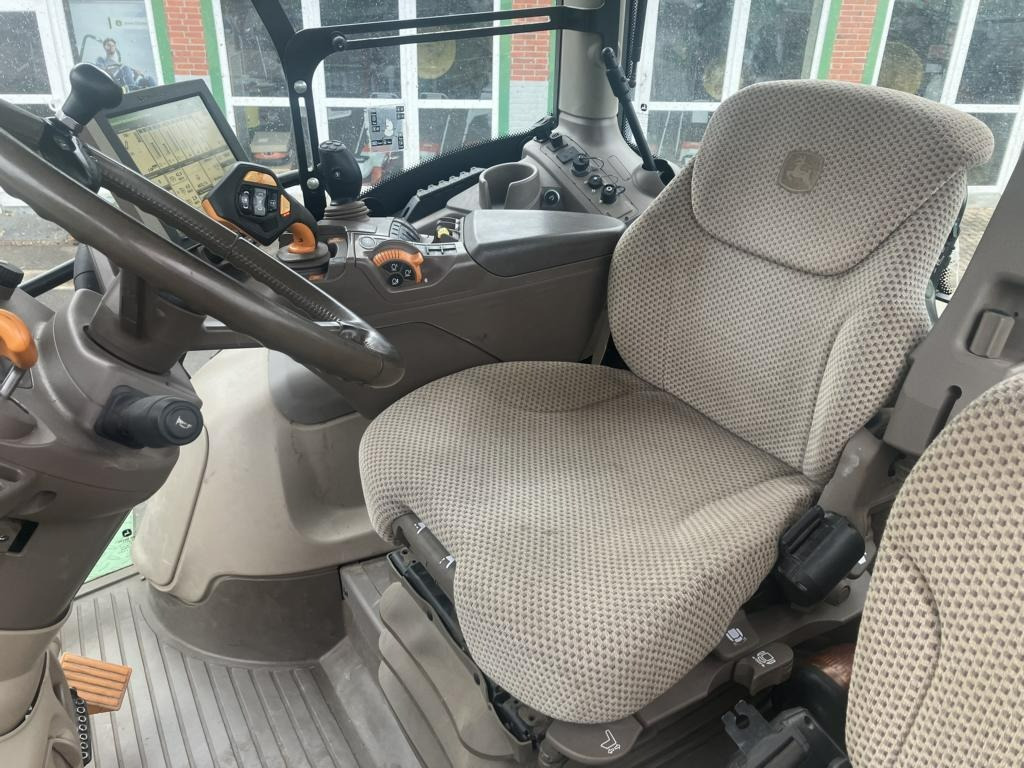 장궤형 트랙터 John Deere 6250R : 사진 14 장궤형 트랙터 John Deere 6250R : 사진 14