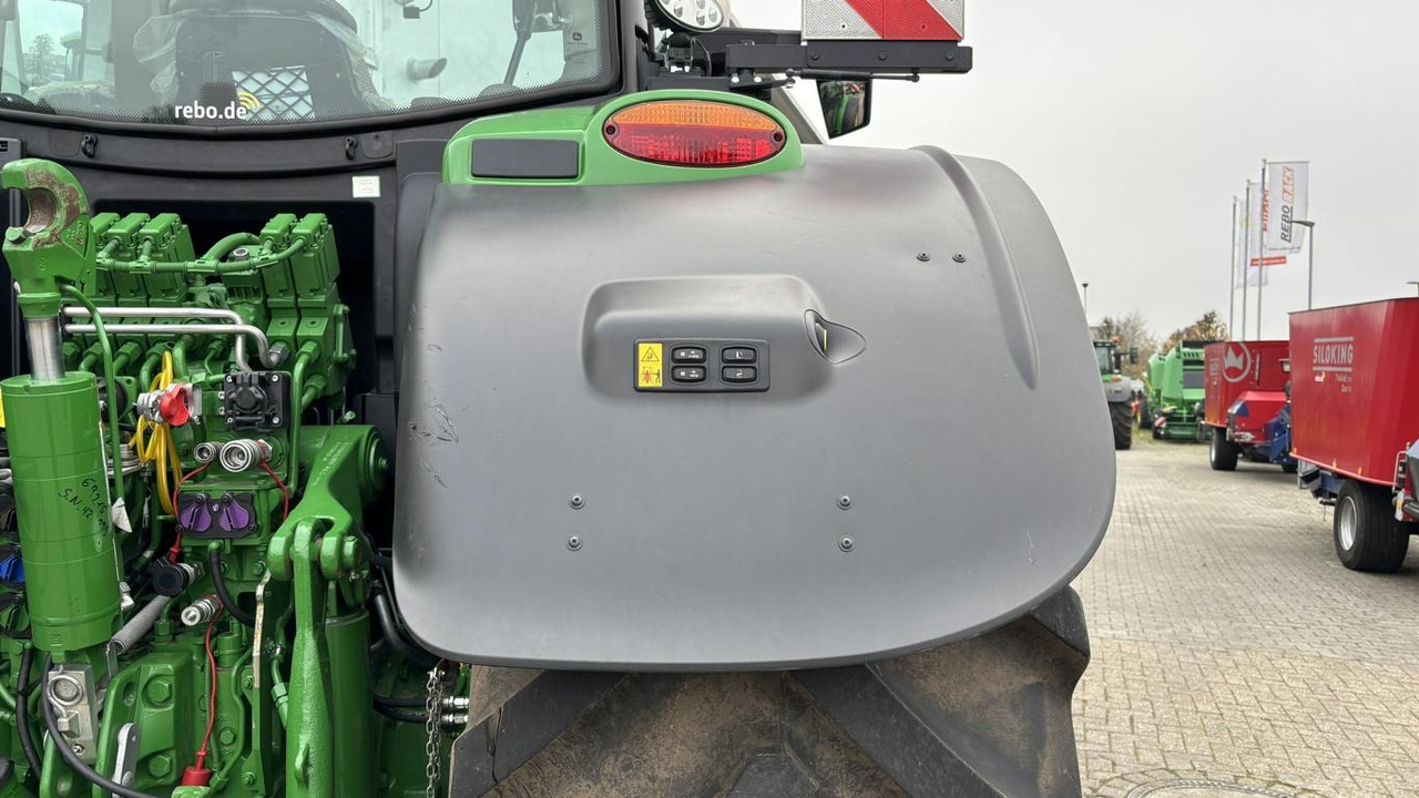 John Deere 6R215 - 장궤형 트랙터 : 사진 4 John Deere 6R215 - 장궤형 트랙터 : 사진 4