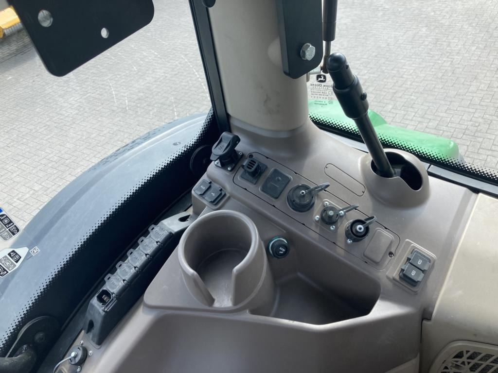 John Deere 6R230 - 장궤형 트랙터 : 사진 4 John Deere 6R230 - 장궤형 트랙터 : 사진 4