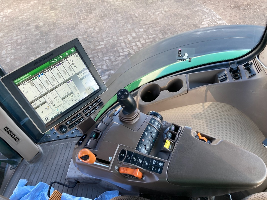 John Deere 7310R - 장궤형 트랙터 : 사진 3 John Deere 7310R - 장궤형 트랙터 : 사진 3