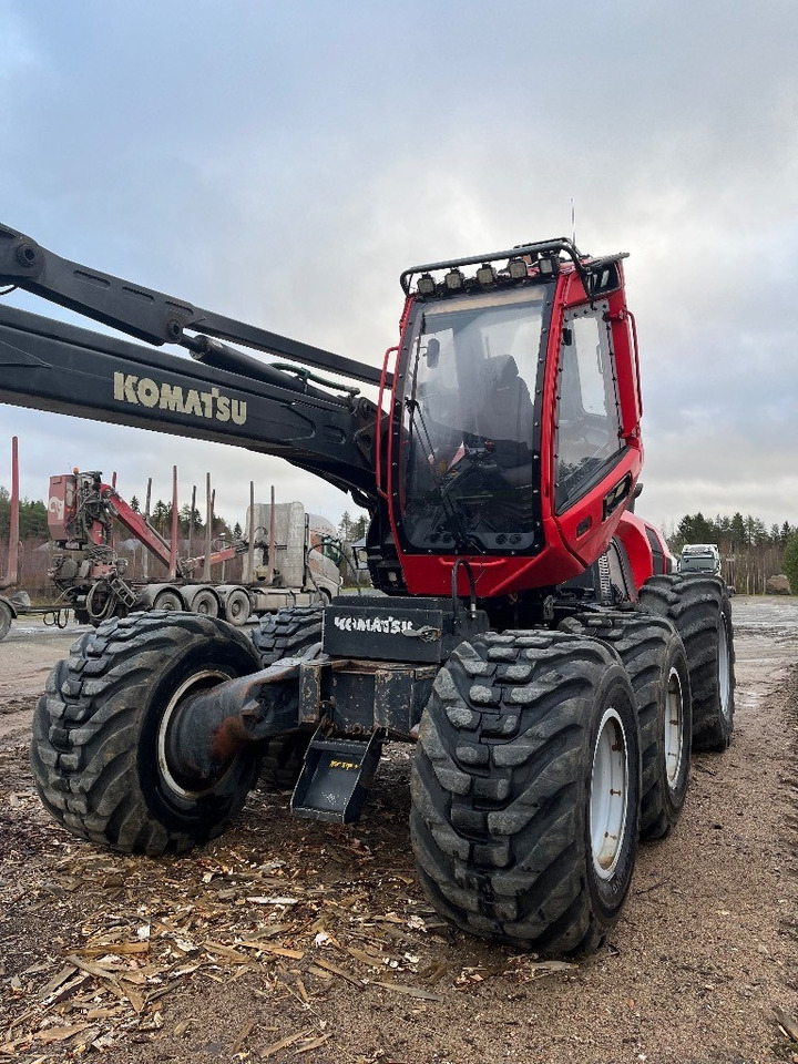 Komatsu 911 - 산림용 수확기 : 사진 1 Komatsu 911 - 산림용 수확기 : 사진 1