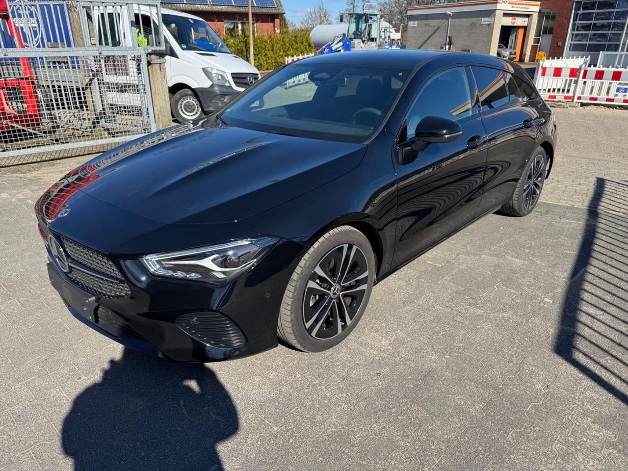 Mercedes-Benz CLA 180 Shooting Brake AUT / LED / CAMERA / NAVI - 차량 : 사진 2 Mercedes-Benz CLA 180 Shooting Brake AUT / LED / CAMERA / NAVI - 차량 : 사진 2